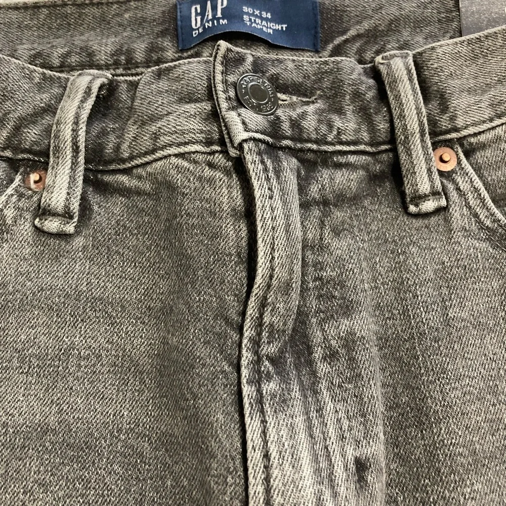 NWTS Mens Distressed Jeans Gap